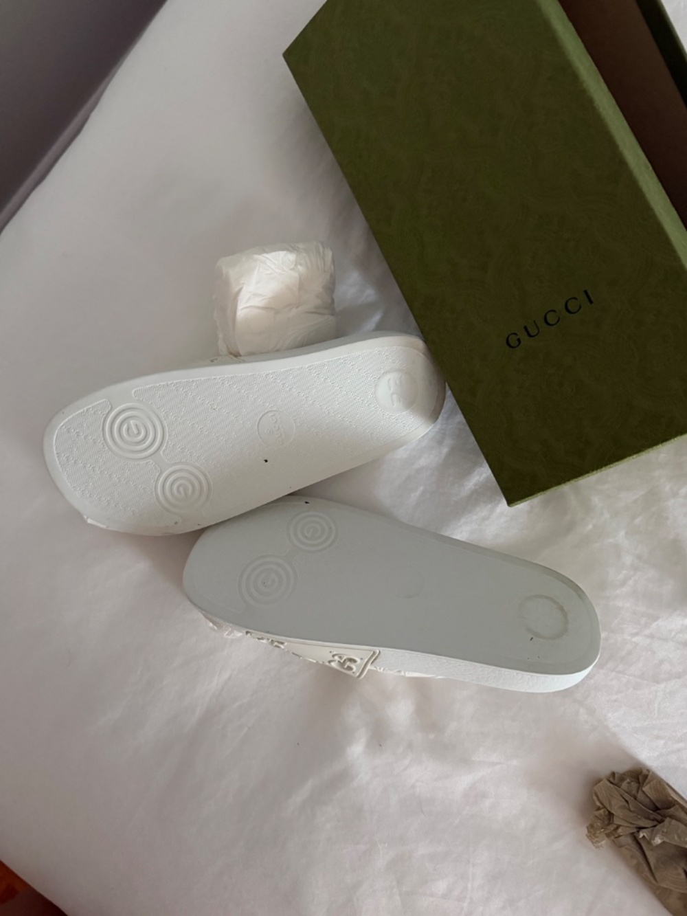 GUCCI Slides Women Size 7 - Picture 2 of 3